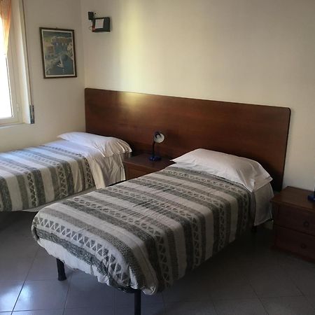 Appartamento Miramare, 2 Camere, Cucina, Bagno, Ventimiglia Exterior foto