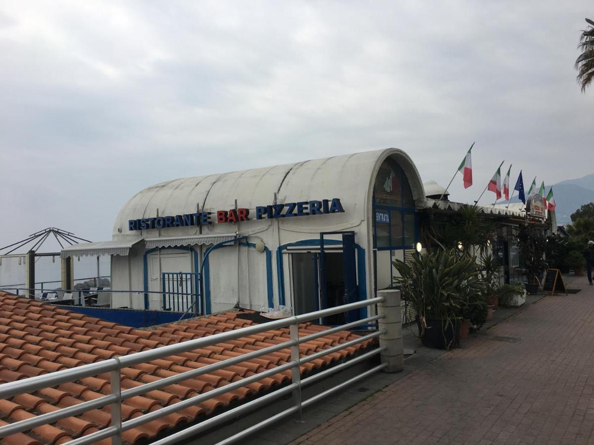 Appartamento Miramare, 2 Camere, Cucina, Bagno, Ventimiglia Exterior foto
